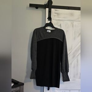 Dress or wear with leggings and tall boots ! Size Large.